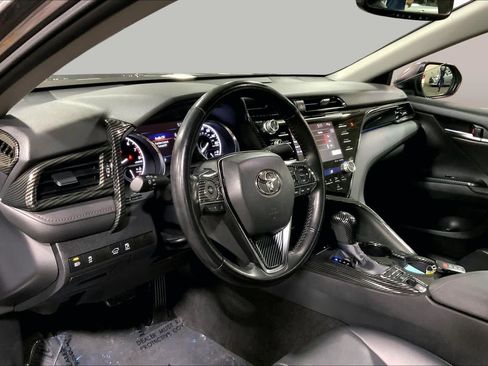 Used 2019 Toyota Camry XLE FWD image 18
