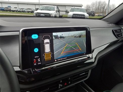 Used 2025 Volkswagen Atlas Cross Sport SE image 20