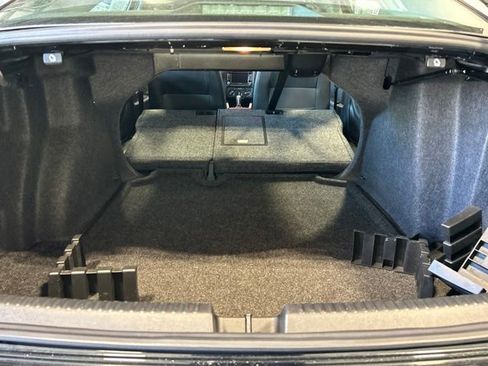 Used 2011 Volkswagen Jetta SE FWD image 21
