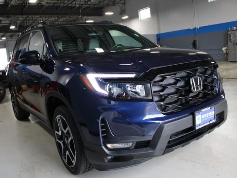 Used 2023 Honda Passport Elite image 4