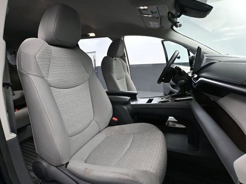 Used 2021 Toyota Sienna LE image 44