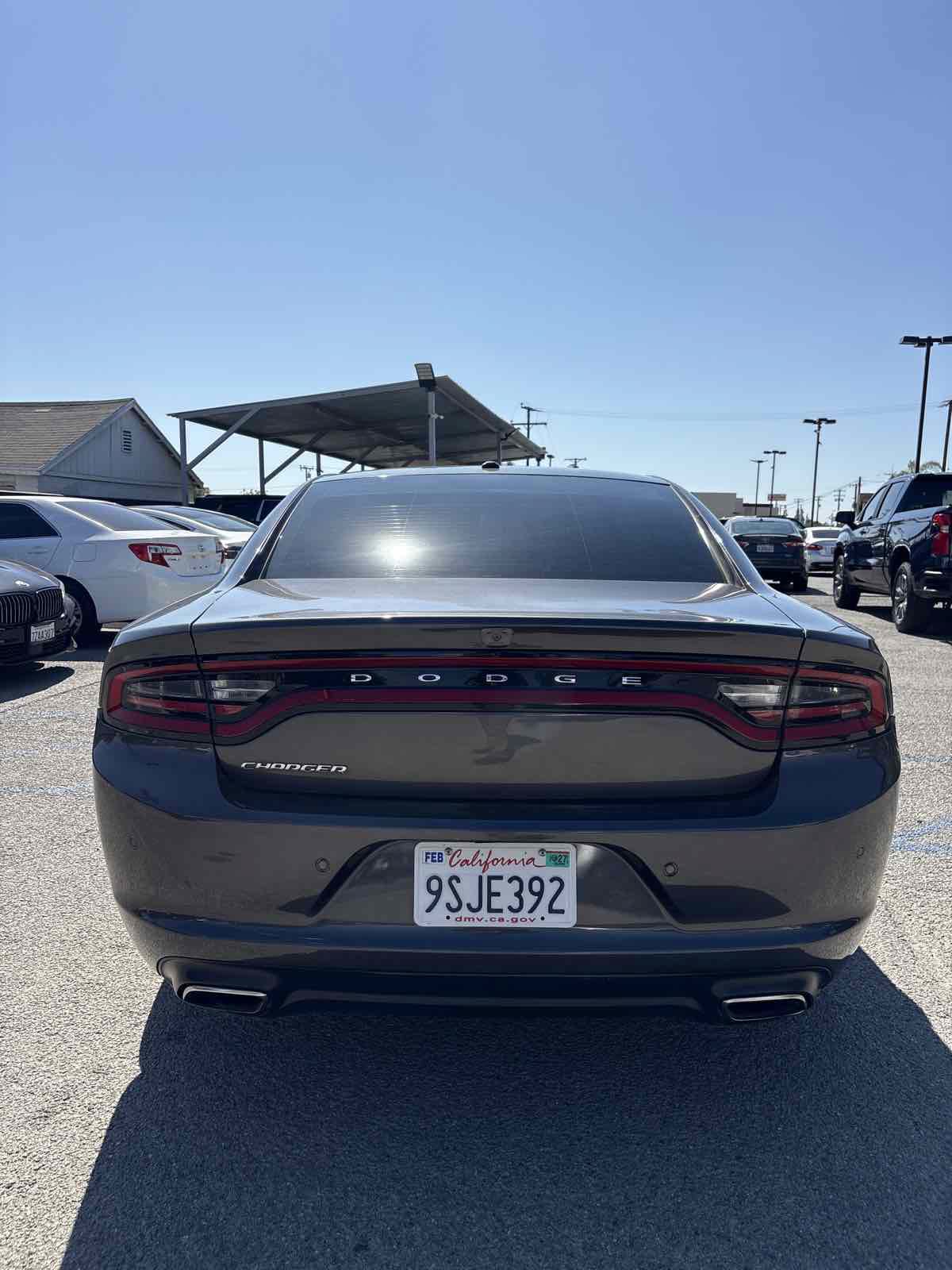 Used 2020 Dodge Charger SXT w/ Leather Interior Group RWD image 3