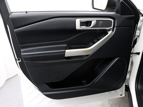 Certified 2022 Ford Explorer XLT image 23