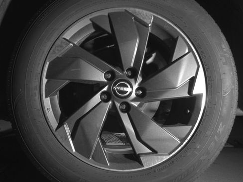 Used 2025 Nissan Rogue SV image 14