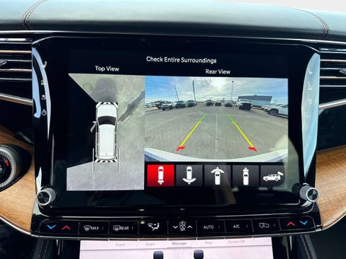 Used 2024 Jeep Grand Wagoneer L Series III image 27