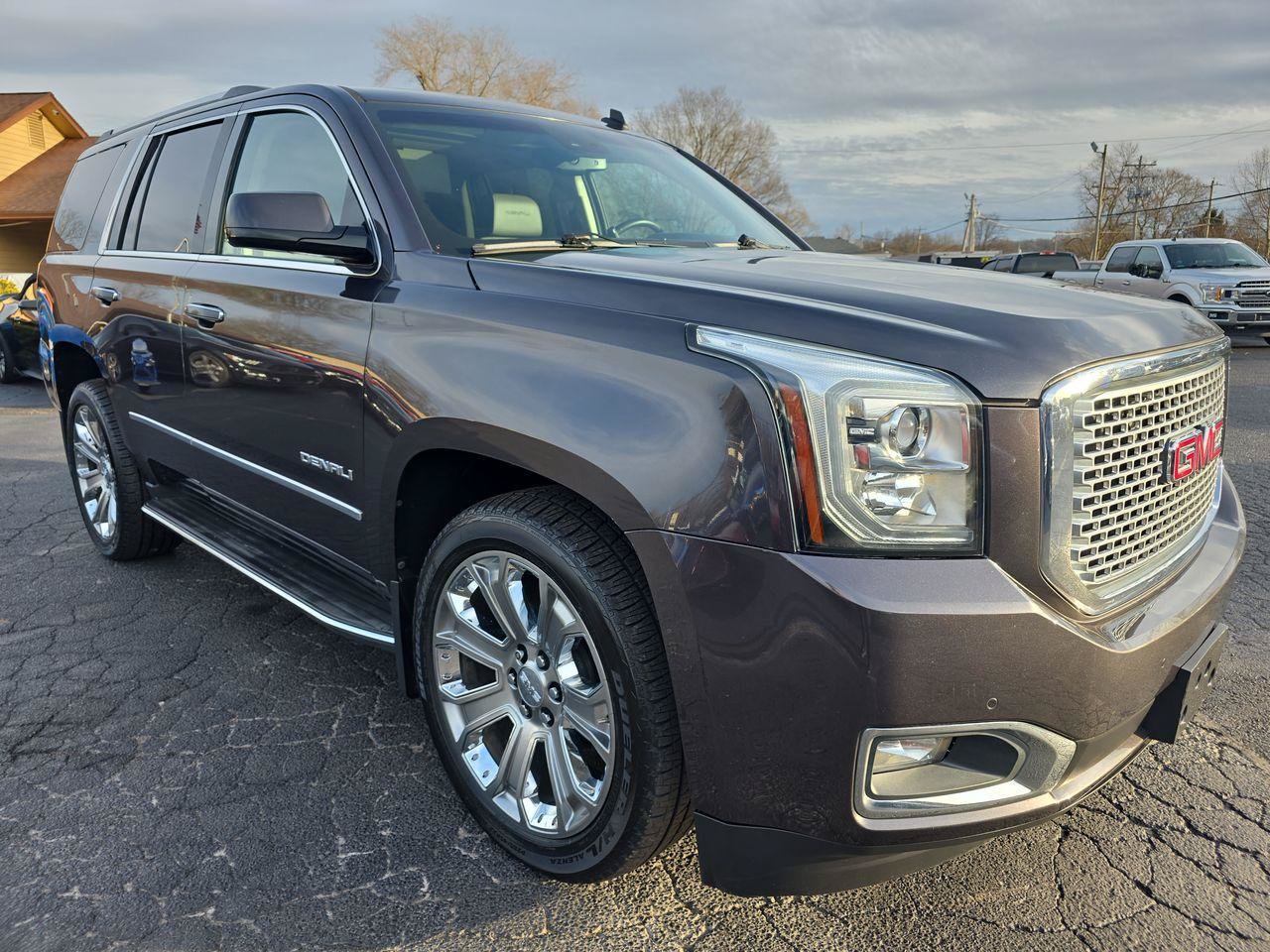 Used 2015 GMC Yukon Denali w/ Touring Package AWD/4WD image 18