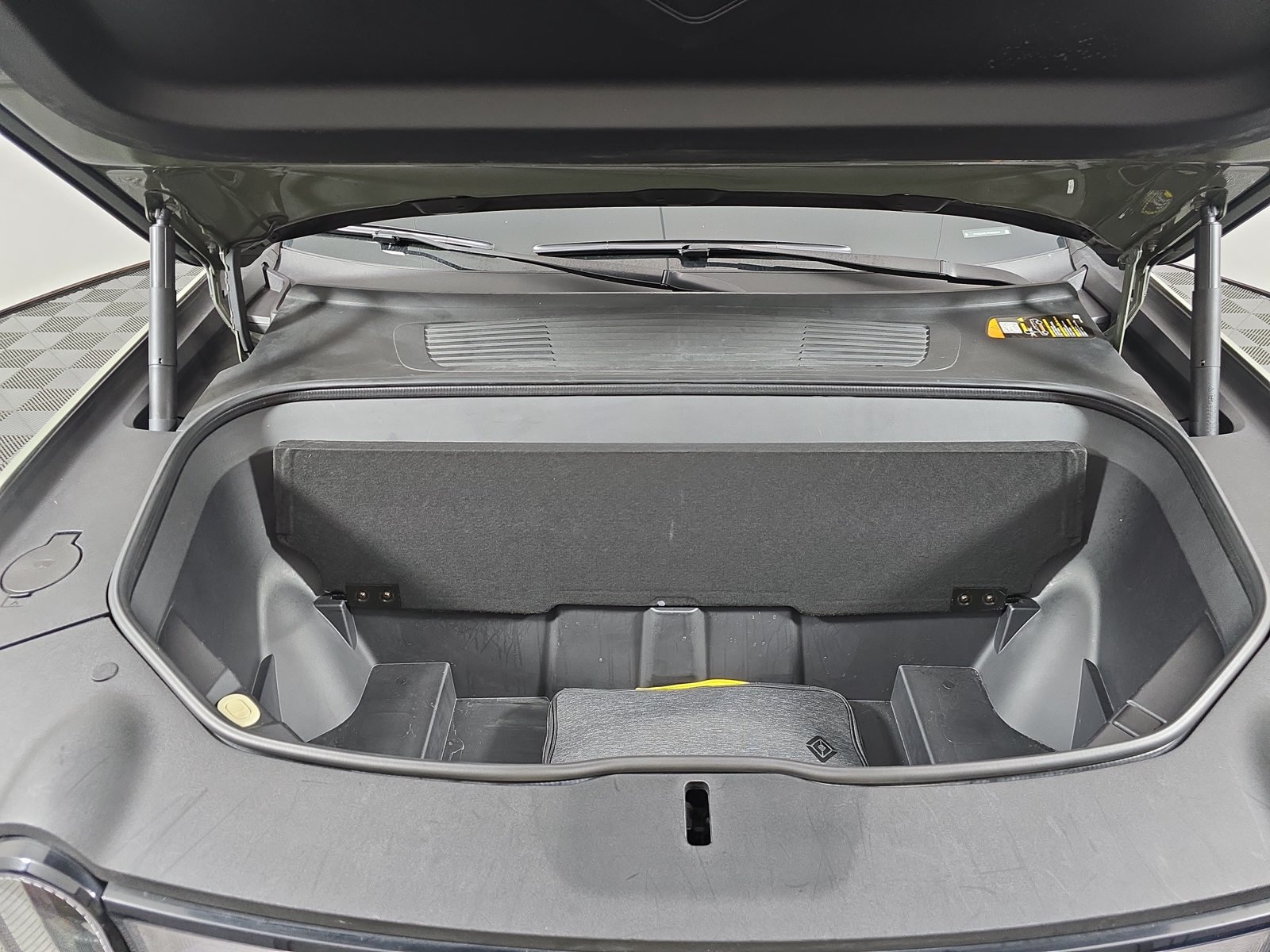 Used 2023 Rivian R1S Launch Edition Quad AWD/4WD image 14