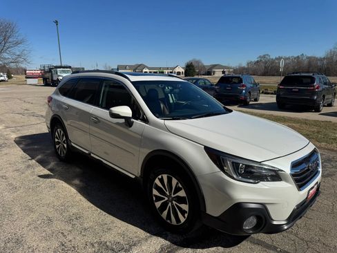 Used 2018 Subaru Outback 3.6R Touring AWD/4WD image 7