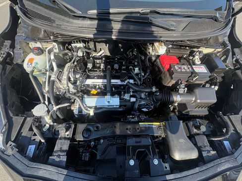 Used 2025 Nissan Versa SV FWD image 30
