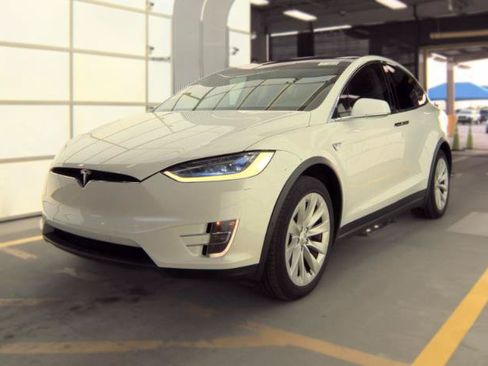 Used 2016 Tesla Model X 75D AWD/4WD image 6