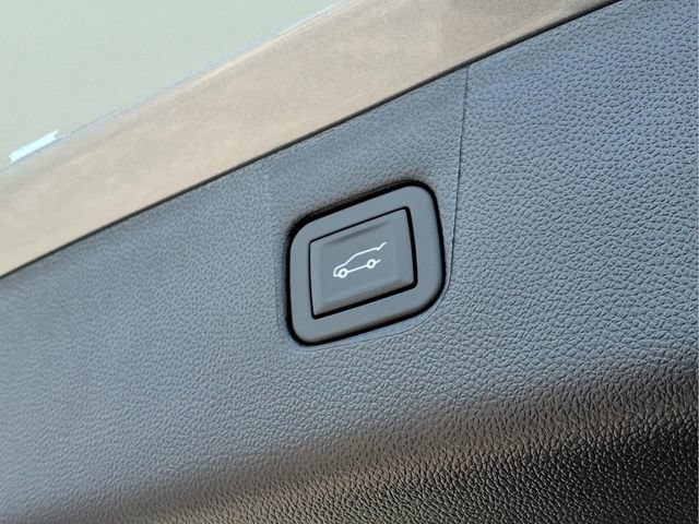 New 2026 Chevrolet Blazer LT w/ Convenience Package FWD image 19