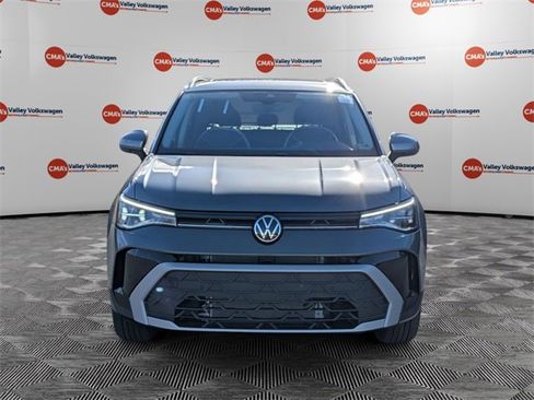 New 2026 Volkswagen Taos SE image 2