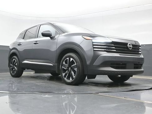 Used 2025 Nissan Kicks SV AWD/4WD image 27