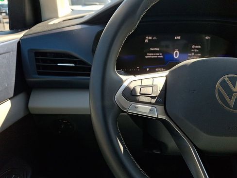 Certified 2023 Volkswagen Taos SE image 20
