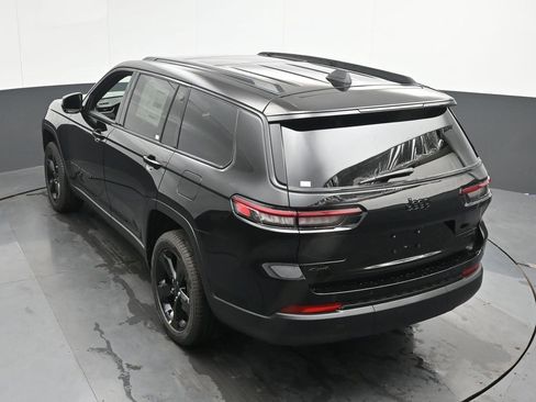 New 2025 Jeep Grand Cherokee L Limited w/ Black Appearance Package image 39
