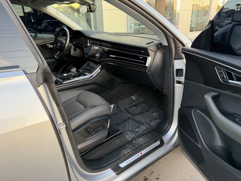Used 2021 Audi Q8 Premium Plus w/ Premium Plus Package image 28
