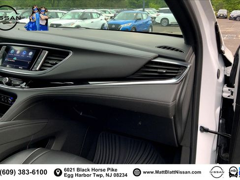 Used 2023 Buick Enclave Avenir AWD/4WD image 14