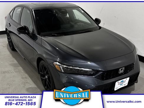 Used 2025 Honda Civic Sport image 1