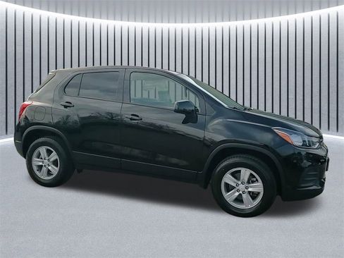 Used 2021 Chevrolet Trax LS w/ Tint and Cruise Package image 3