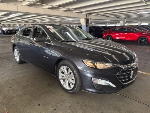 Used 2023 Chevrolet Malibu LT image 2