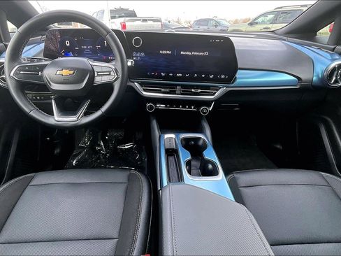 Used 2024 Chevrolet Equinox EV LT image 13