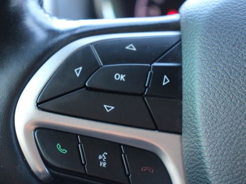 Used 2020 Jeep Grand Cherokee Limited image 25