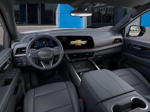 New 2026 Chevrolet Suburban LT RWD image 15