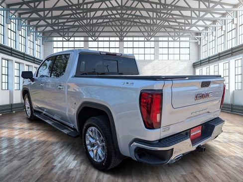 Used 2021 GMC Sierra 1500 SLT w/ SLT Premium Plus Package AWD/4WD image 5