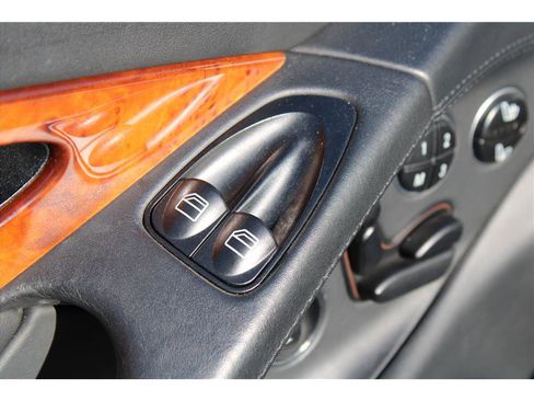 Used 2007 Mercedes-Benz SL 65 AMG image 16