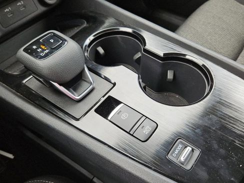 Certified 2025 Nissan Rogue SV image 27