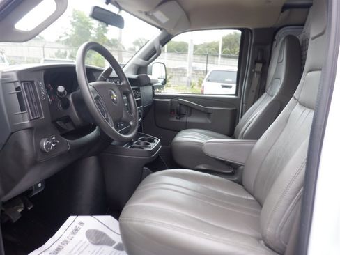 Used 2023 Chevrolet Express 2500 w/ Driver Convenience Package image 11