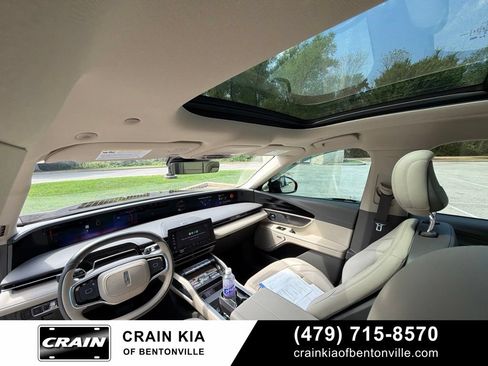 Used 2025 Lincoln Nautilus Reserve w/ Jet Appearance Package AWD/4WD image 19
