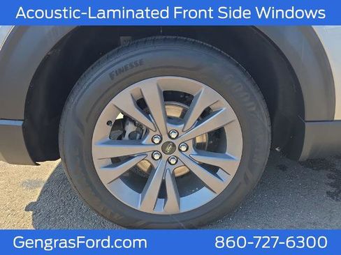 Certified 2022 Ford Explorer XLT w/ Equipment Group 202A AWD/4WD image 13