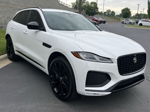 Certified 2026 Jaguar F-PACE R-Dynamic S AWD/4WD image 9