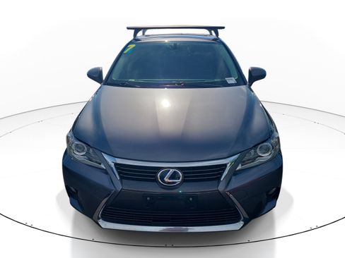 Used 2017 Lexus CT 200h w/ Seat Comfort Package FWD image 2