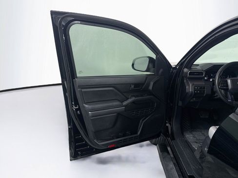 Used 2026 Toyota Tacoma SR5 AWD/4WD image 9