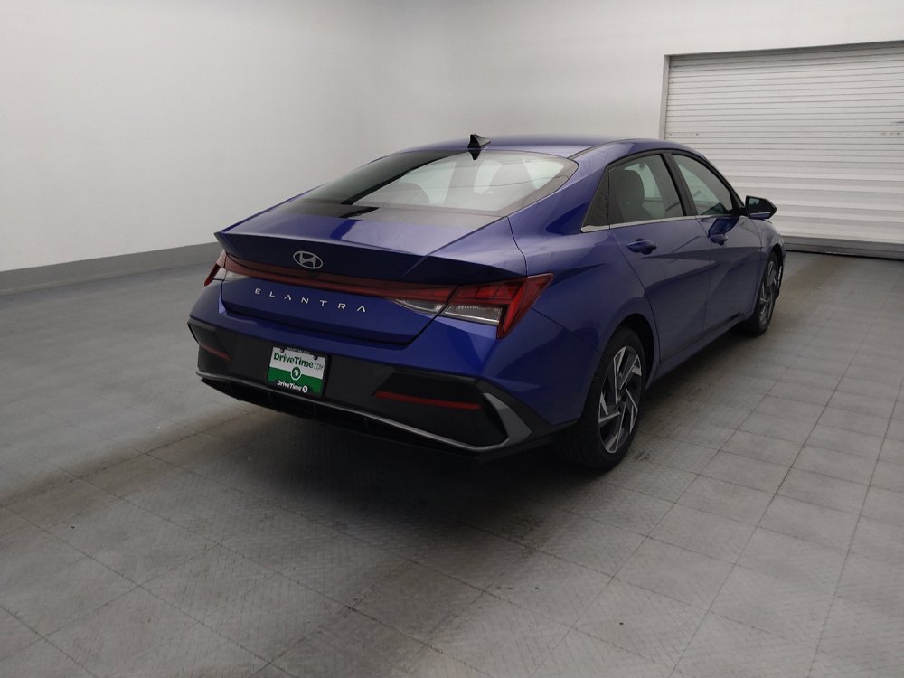 Used 2025 Hyundai Elantra SEL FWD image 9