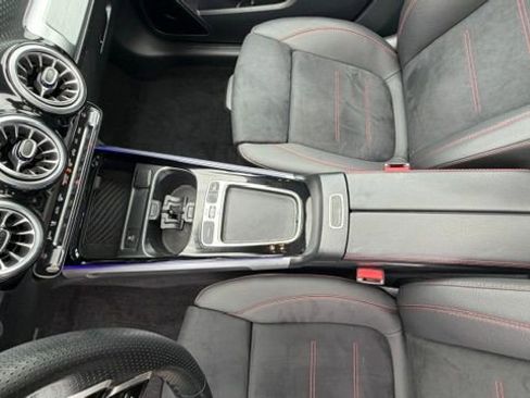 Used 2024 Mercedes-Benz GLB 35 AMG 4MATIC image 25