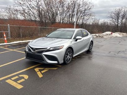 Used 2021 Toyota Camry SE w/ Cold Weather Package