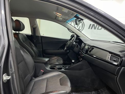 Used 2018 Kia Niro EX w/ EX Touring Graphite Edition image 31