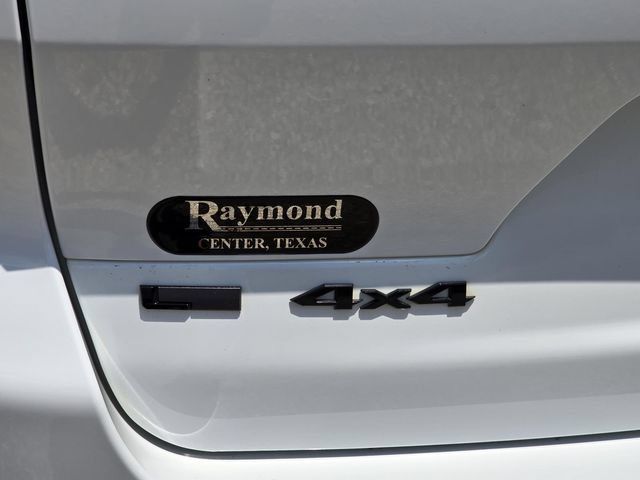 Used 2023 Jeep Grand Cherokee L Laredo AWD/4WD image 7