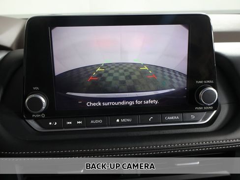 Used 2023 Nissan Rogue SV image 5