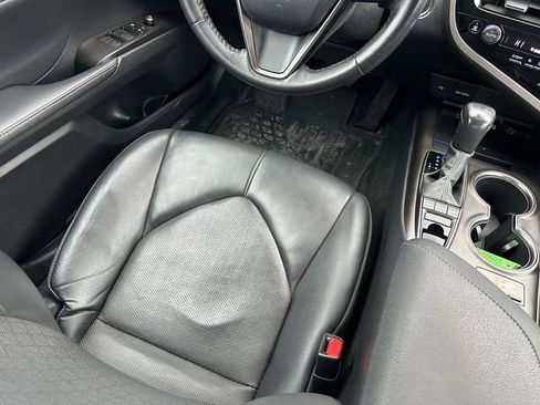 Used 2022 Toyota Camry XSE FWD image 14