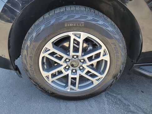 Certified 2025 Ford Expedition Active AWD/4WD image 31