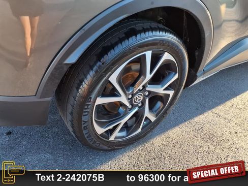 Used 2021 Toyota C-HR XLE image 6