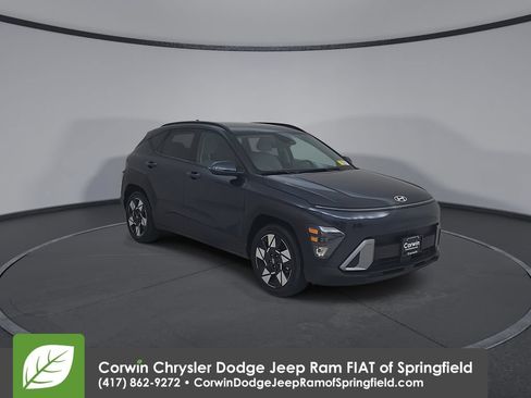 Used 2025 Hyundai Kona SEL FWD image 3