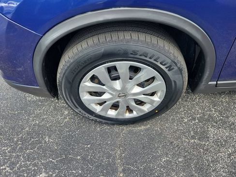 Used 2018 Nissan Rogue S AWD/4WD image 5