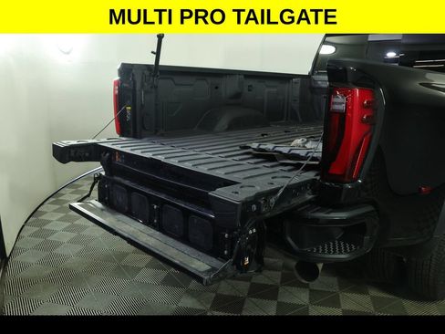 Used 2025 GMC Sierra 3500 Denali w/ Denali Reserve Package AWD/4WD image 13