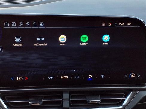 Used 2025 Chevrolet Equinox EV LT image 14