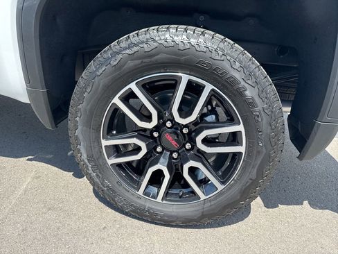 New 2026 GMC Sierra 1500 AT4 w/ AT4 Premium Package AWD/4WD image 32